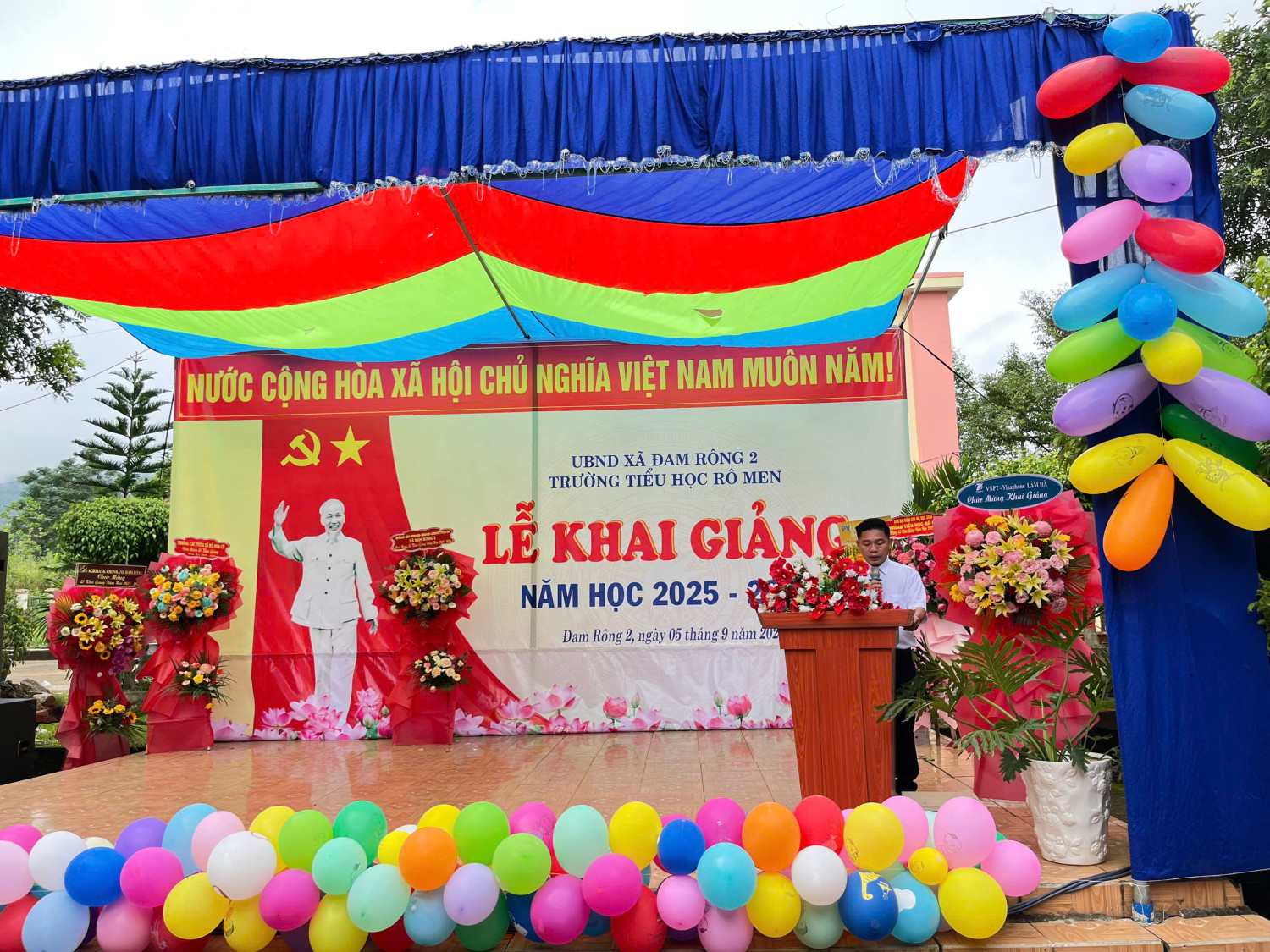 LỄ KHAI GIẢNG NĂM HỌC 2025 – 2026 TRƯỜNG TIỂU HỌC RÔ MEN